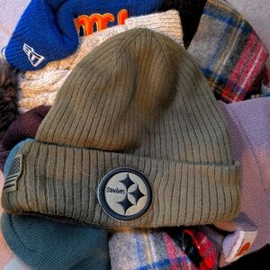 Pittsburgh Steelers salute to service winter hat. only worn once or twice